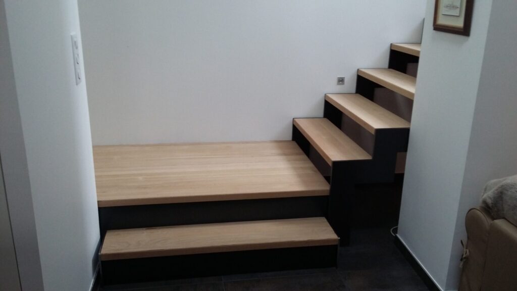 Palier intermédiaire dans un escalier quart tournant