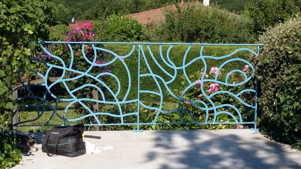 Garde-corps peint en vert