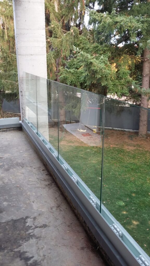 Garde-corps acier verre