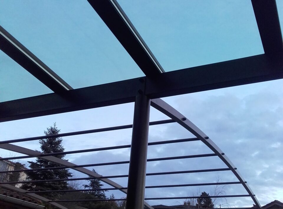 Marquise en acier pour un bâtiment public