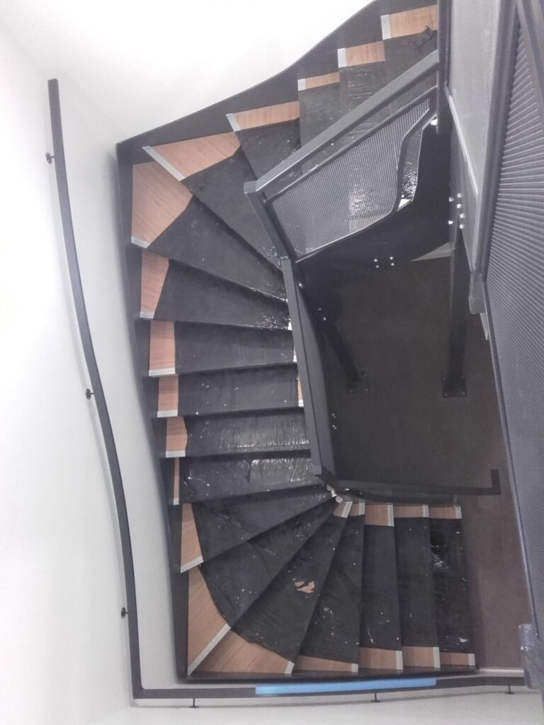 Escalier double quart tournant en cours de réalisation